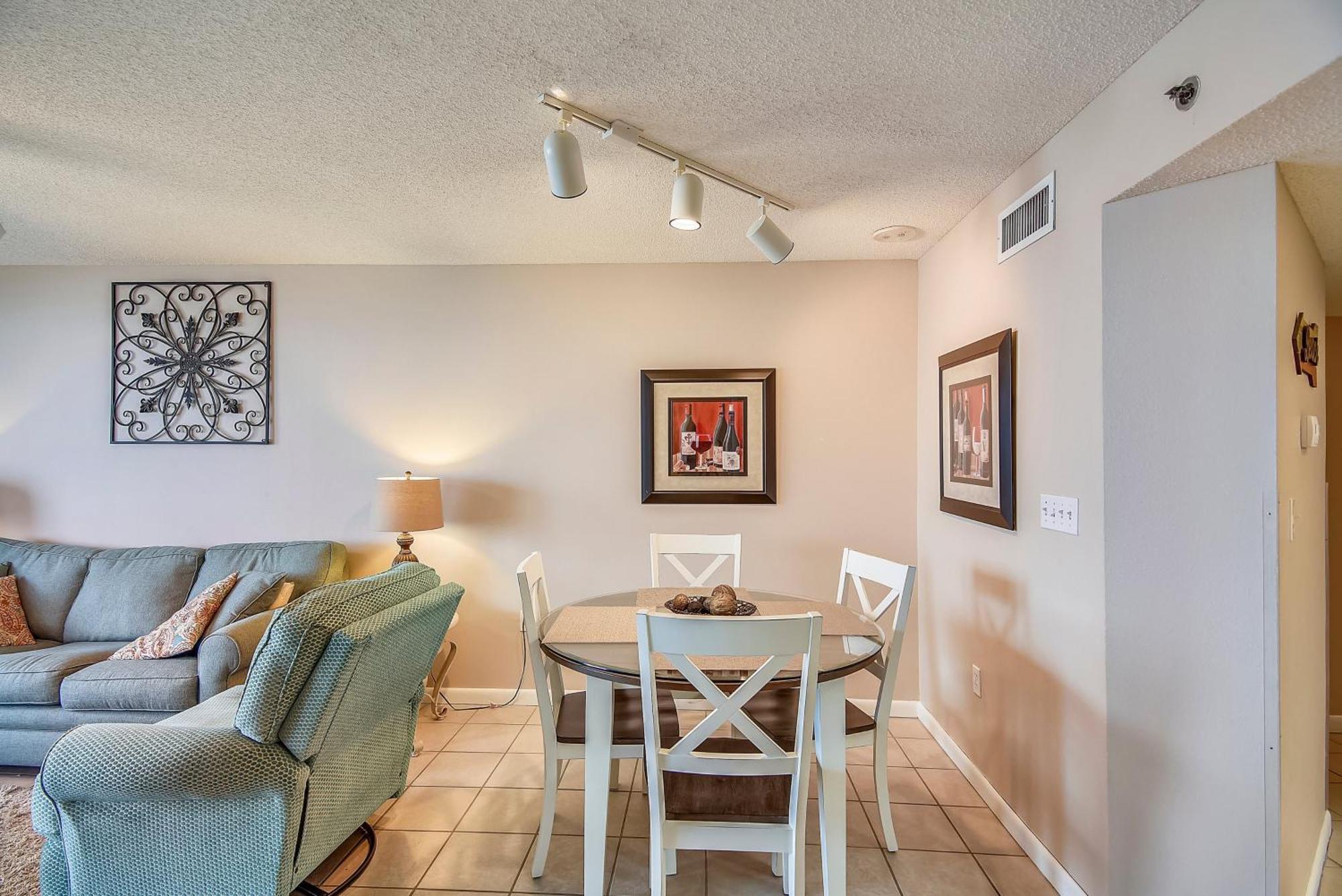 Phoenix 6 Unit 504 Orange Beach Bilik gambar
