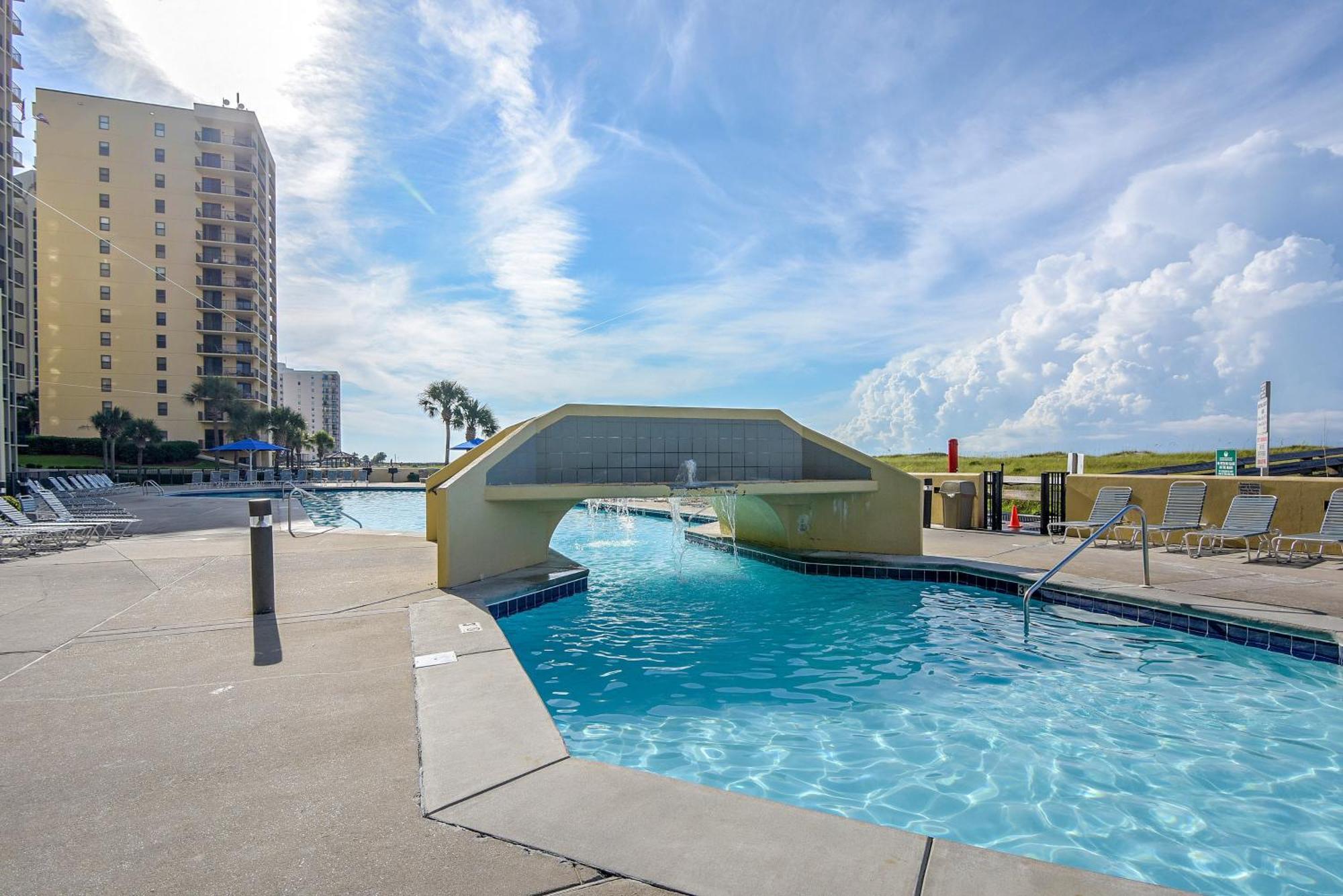 Phoenix 6 Unit 504 Orange Beach Bilik gambar